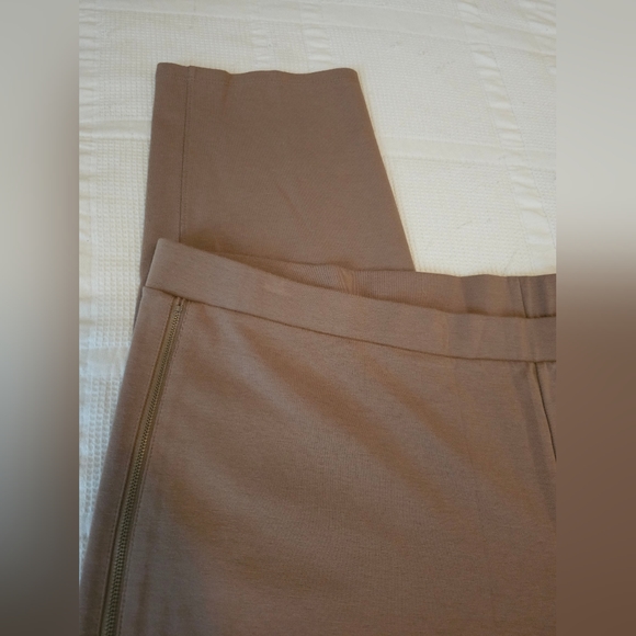 Ashro Plus Size Leggings - Picture 5 of 5